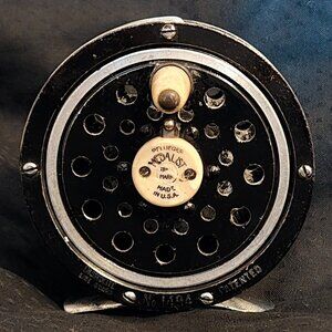 Vintage Pflueger Medalist 1494 fly reel 1940s, Made in USA VG cond. CLEAN!